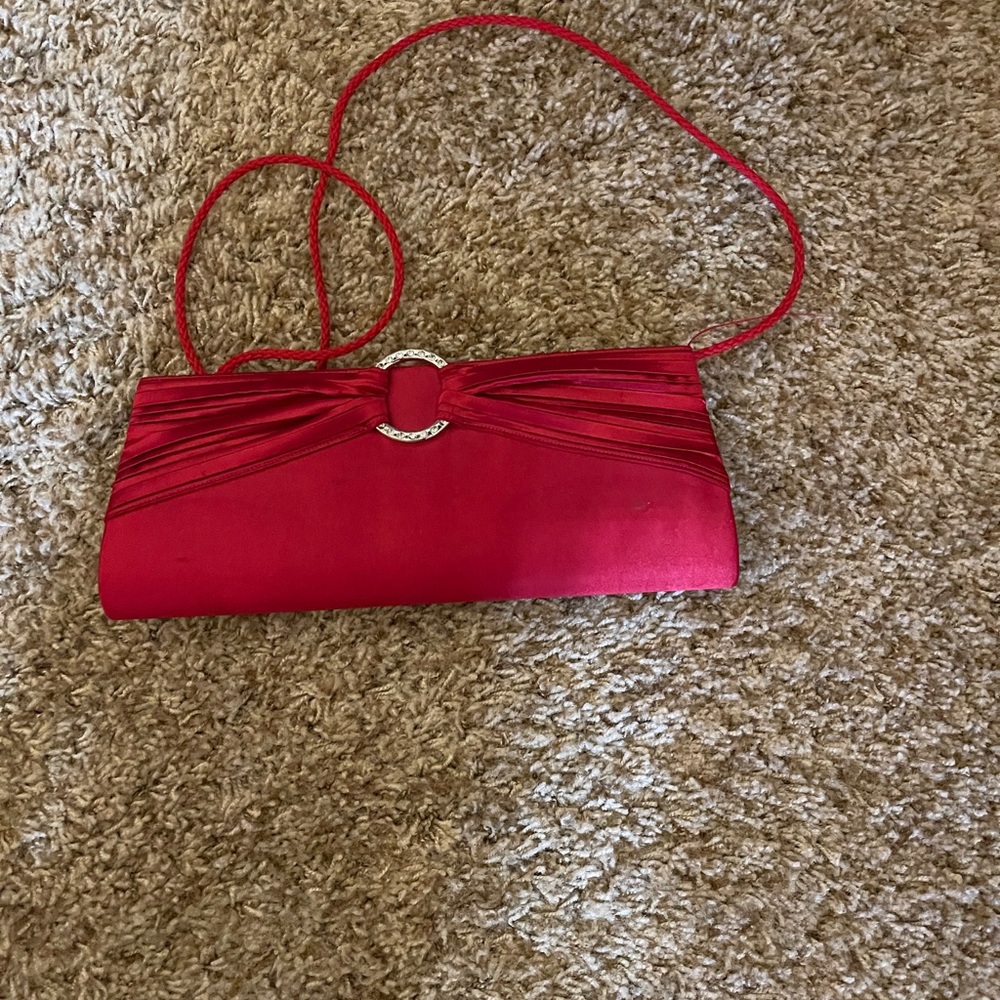 Red clutch